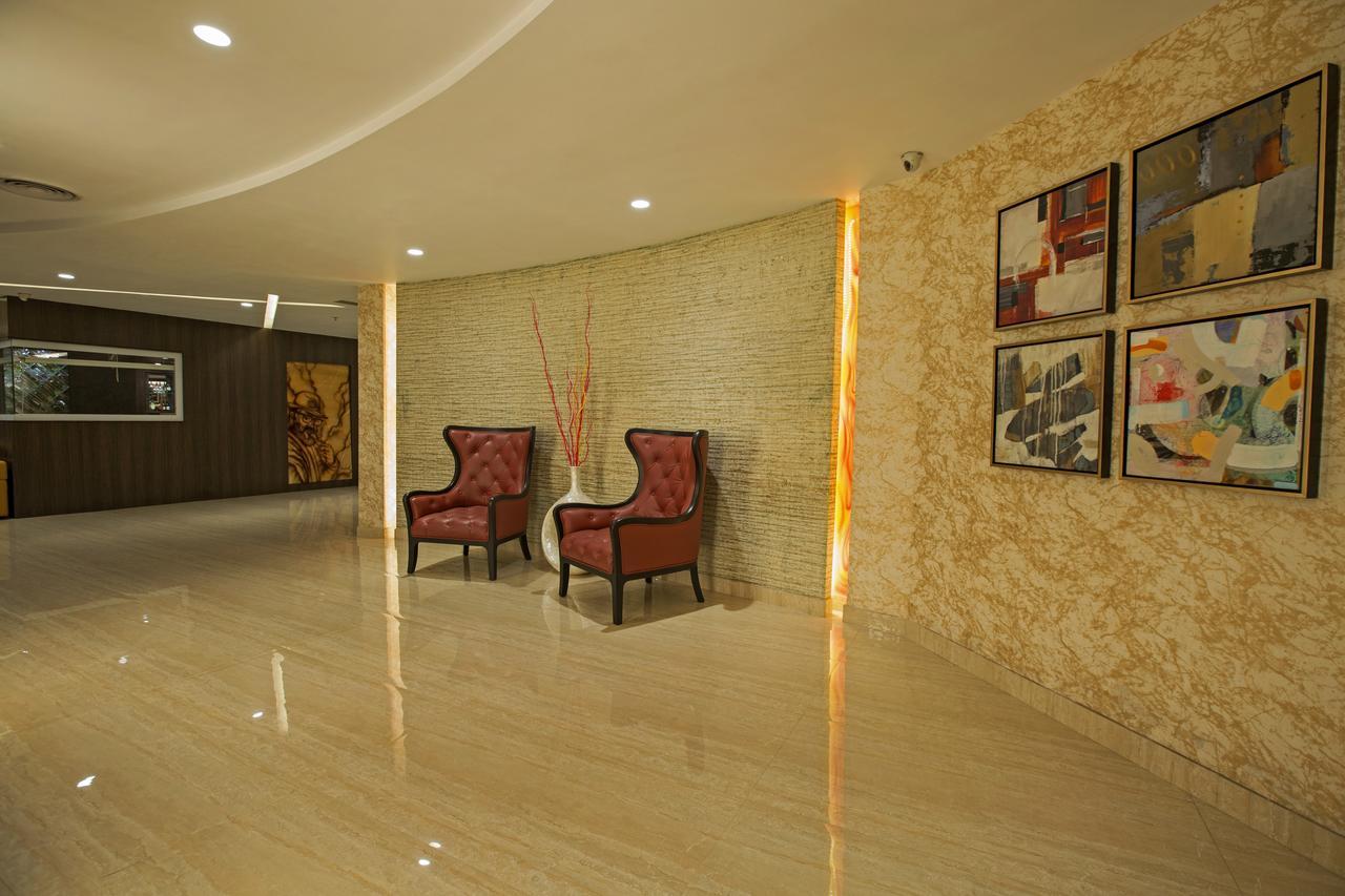 M Crown Hotel Shillong Eksteriør bilde